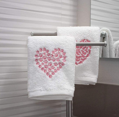 Sweet Heart Cat Hand Towels